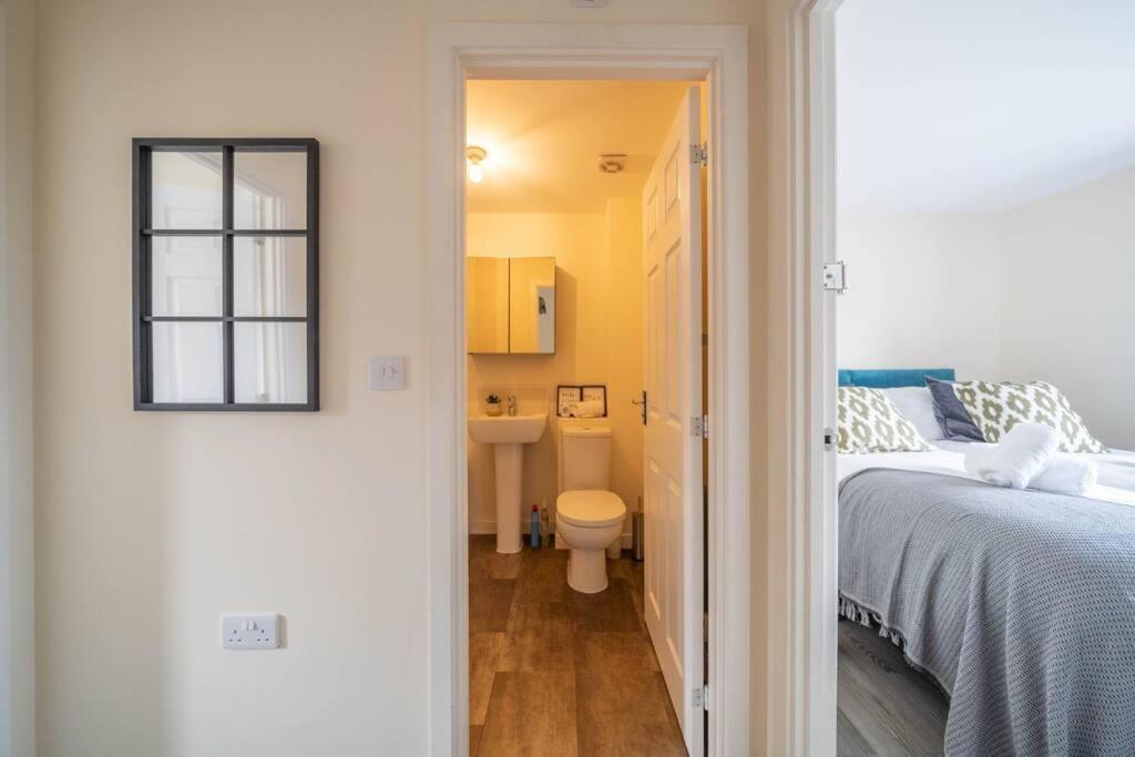 Apartment Good For Company Let 2-bed In 2x Parking Coventry