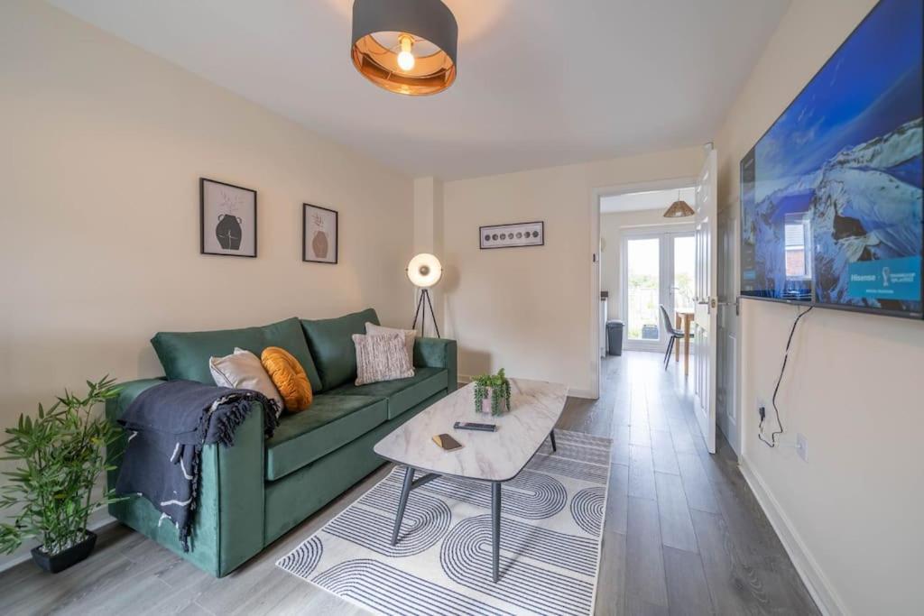 Good For Company Let 2-bed In 2x Parking Apartment *